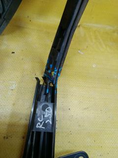 Доводчик двери на Toyota Noah ZRR70G Фото 2