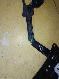 Доводчик двери на Toyota Noah ZRR70G Фото 6