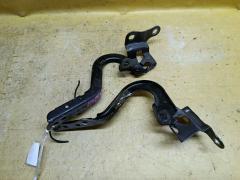 Крепление капота на Toyota Vitz NSP130