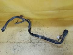 Заливная горловина топливного бака на Toyota Isis ANM10G 1AZ-FSE 77201-44191