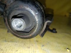 Подушка двигателя 12305-28120 на Toyota Isis ANM10G 1AZ-FSE Фото 2
