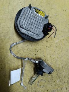 Блок розжига ксенона на Toyota Spade NSP141 85967-22080
