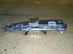 Домкрат на Honda Fit GE6