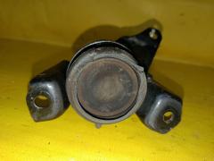 Подушка двигателя на Toyota Noah AZR60G 1AZ-FSE Фото 3