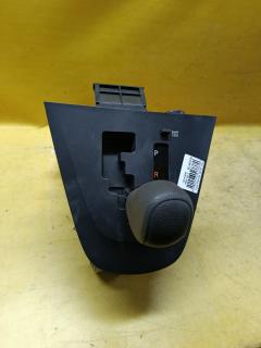 Ручка КПП на Toyota Auris NZE151H
