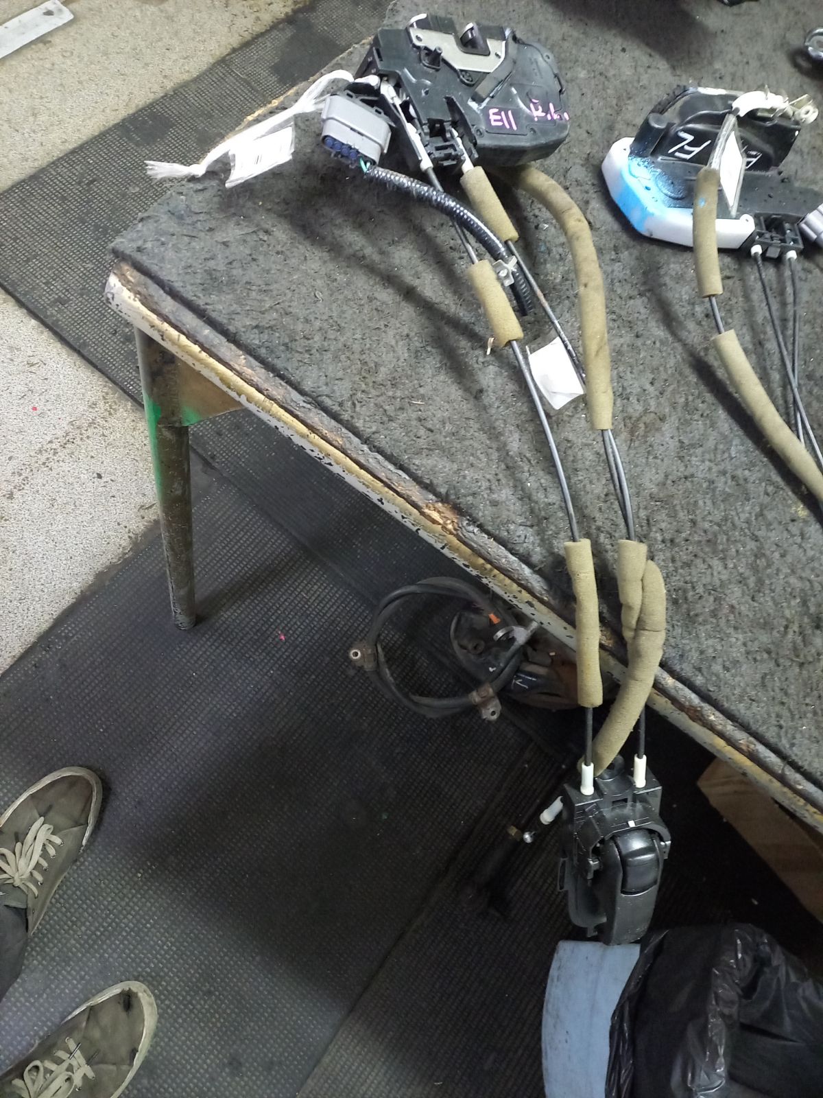 Замок двери на Nissan Note E11 Фото 4