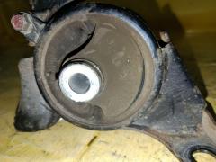 Подушка двигателя на Honda Stream RN1 D17A Фото 3