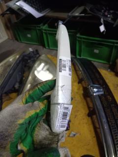 Ручка двери на Toyota Voxy ZRR70G Фото 3