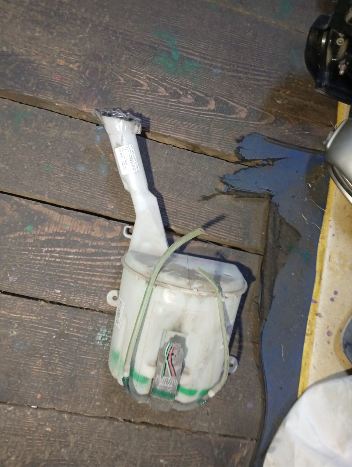 Бачок омывателя 85315-52050 на Toyota Sienta NCP81G Фото 3