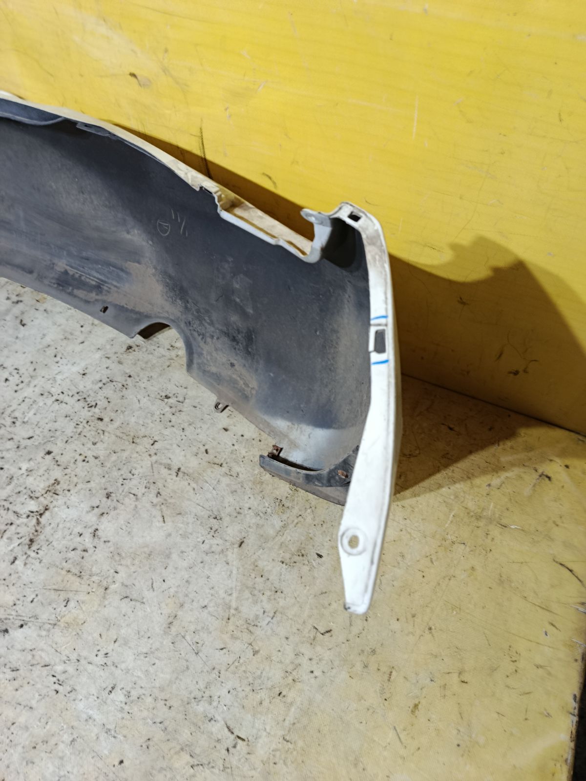 Бампер 85022-AX040 на Nissan March AK12 Фото 6