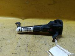 Форсунка омывателя 85208-47010, 85045-47010 на Toyota Prius ZVW30 Фото 2
