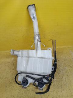Бачок омывателя на Toyota Wish ZGE20G 85315-68020