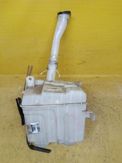Бачок омывателя 85315-68020 на Toyota Wish ZGE20G Фото 2