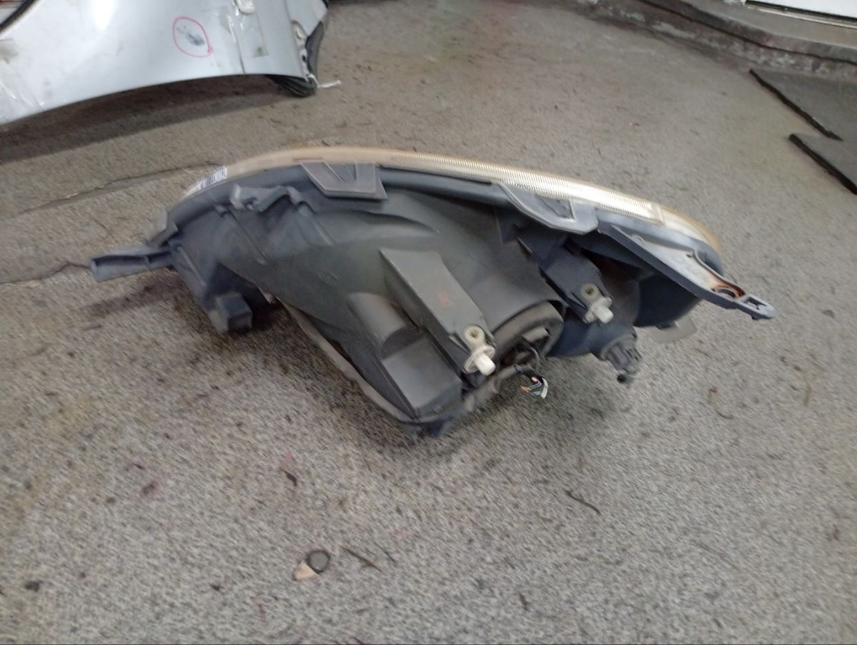 Фара 52-046 52-046 на Toyota Vitz NCP10 Фото 4
