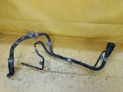 Заливная горловина топливного бака 77201-44191 на Toyota Isis ZGM10G 2ZR-FAE Фото 2