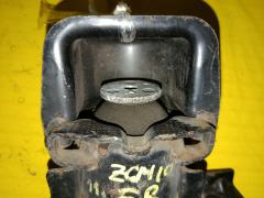 Подушка двигателя на Toyota Isis ZGM10G 2ZR-FAE Фото 2