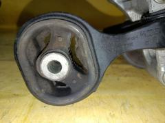Подушка двигателя на Honda Stepwgn RK5 R20A Фото 2