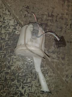 Бачок омывателя 85315-52050 на Toyota Bb NCP31 Фото 3