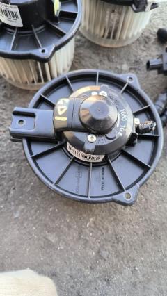 Мотор печки 79310-SAA-003 на Honda Fit GD1 Фото 3