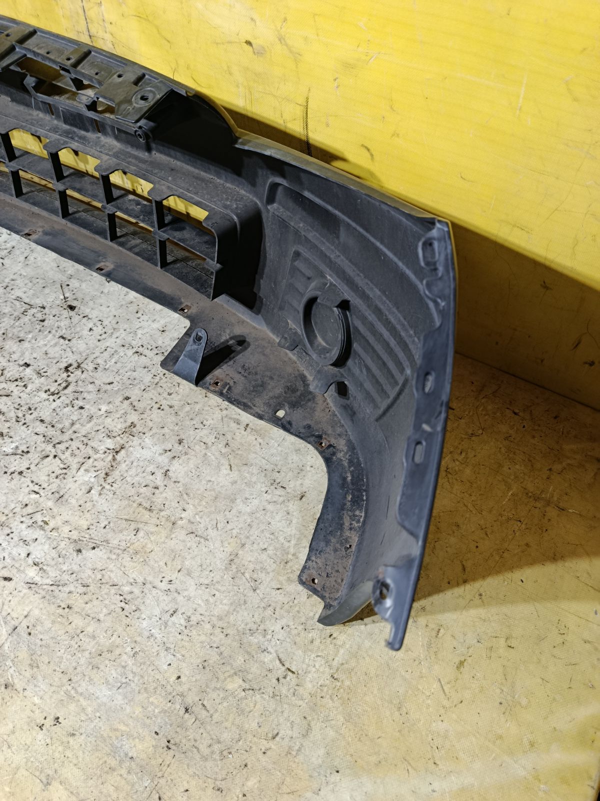 Бампер 6022-JJ10H на Mazda Familia Van VY12 Фото 11