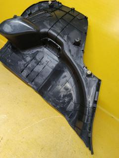 Обшивка багажника 64730-52290 на Toyota Vitz SCP90 Фото 4