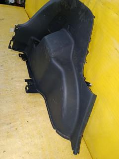 Обшивка багажника 64715-52280 на Toyota Vitz KSP90 Фото 3