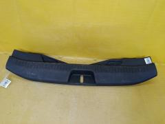 Обшивка багажника на Toyota Ractis NCP100 64716-52130, Заднее расположение