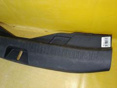 Обшивка багажника 64716-52130 на Toyota Ractis NCP100 Фото 2