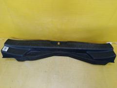 Обшивка багажника 64716-52130 на Toyota Ractis NCP100 Фото 4