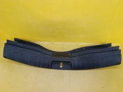 Обшивка багажника на Toyota Ractis NCP120 64716-52160, Заднее расположение