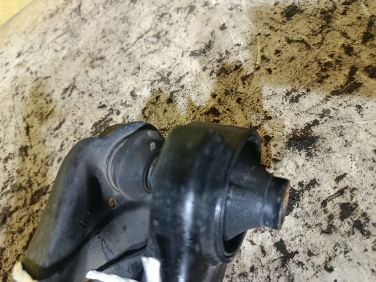 Рычаг на Daihatsu Move LA110S KF-VE Фото 5