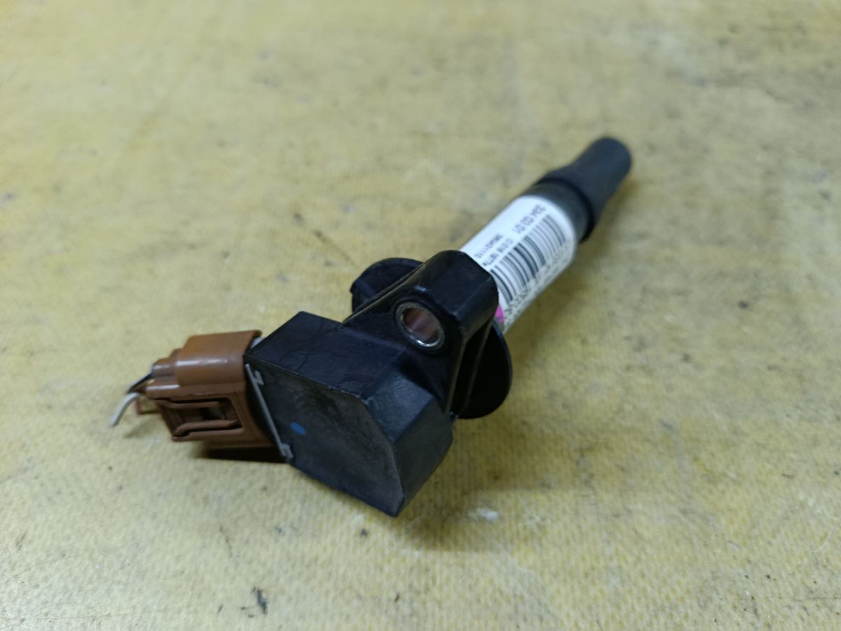 Катушка зажигания 19500-B2050 на Daihatsu Move LA100S KF-VE Фото 2