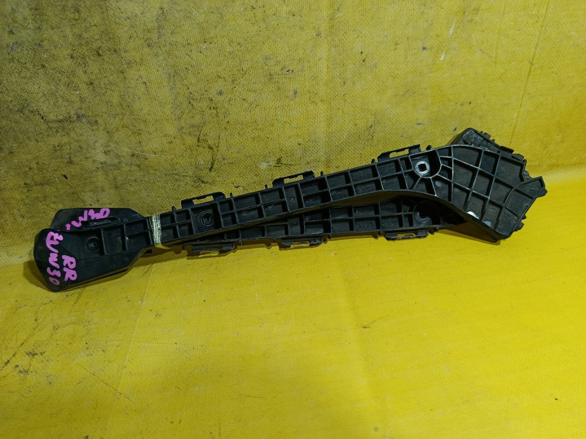 Крепление бампера 52575-47020, 52576-47020 на Toyota Prius ZVW30 Фото 5