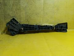 Крепление бампера 52575-47020, 52576-47020 на Toyota Prius ZVW30 Фото 4