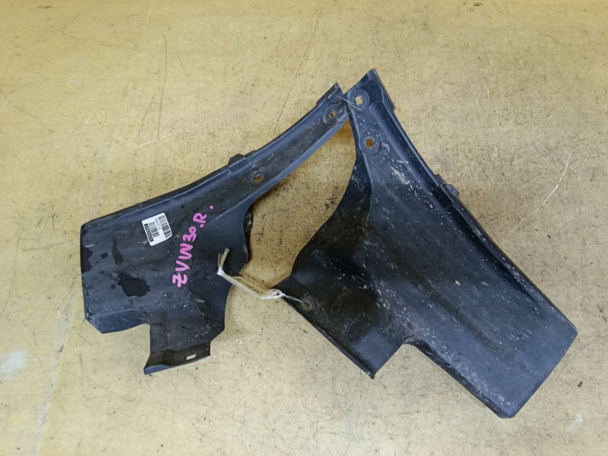 Подкрылок 52592-47021, 52591-47021 на Toyota Prius ZVW30 2ZR-FXE Фото 2