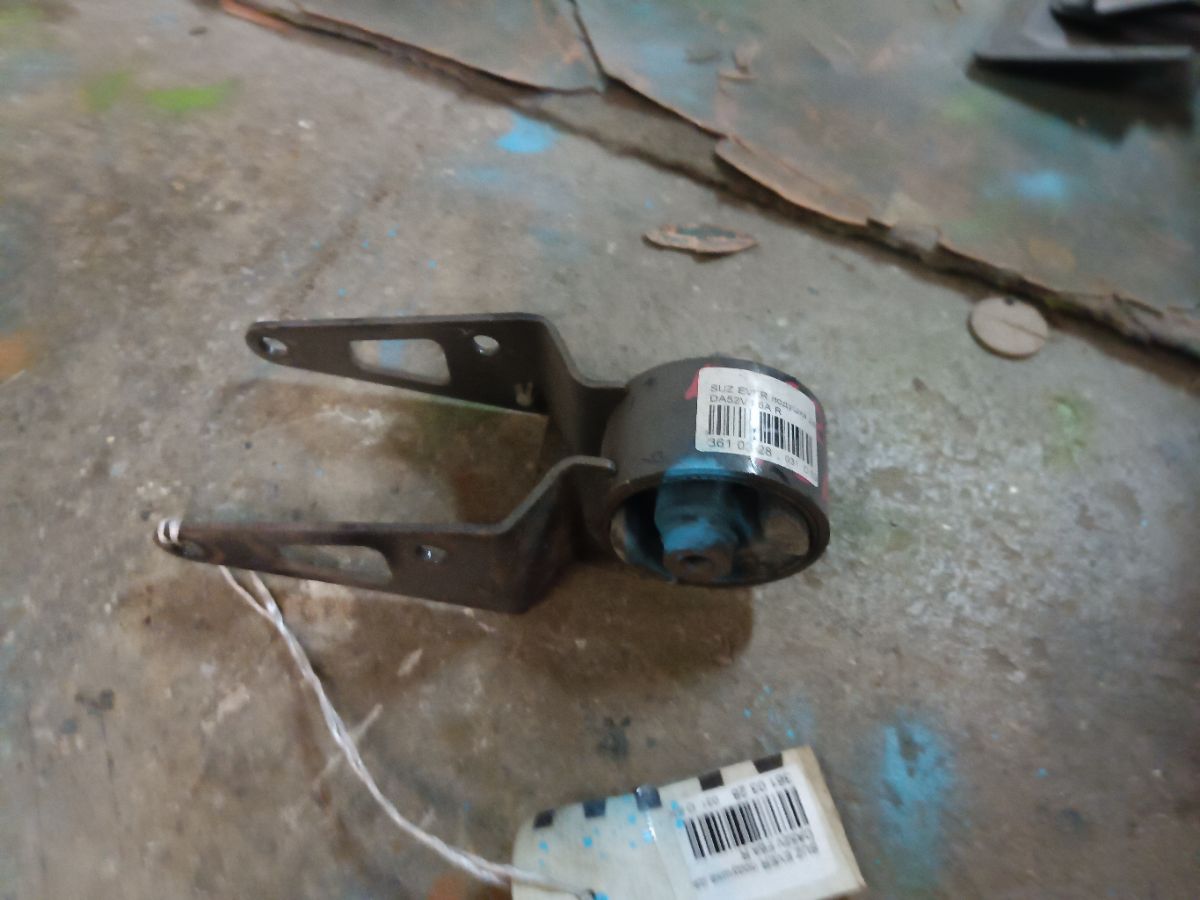 Подушка двигателя на Suzuki Every DA52V F6A Фото 2
