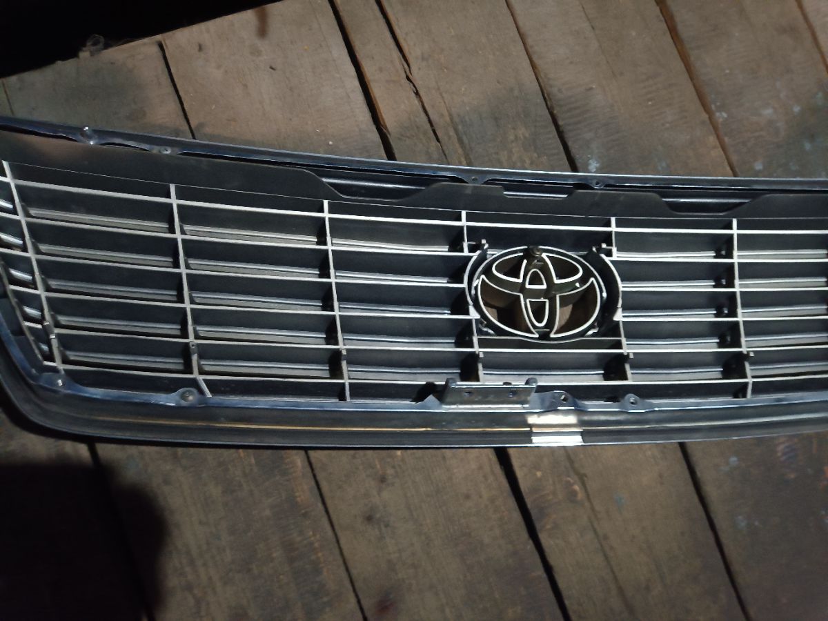 Решетка радиатора на Toyota Celsior UCF31 Фото 4