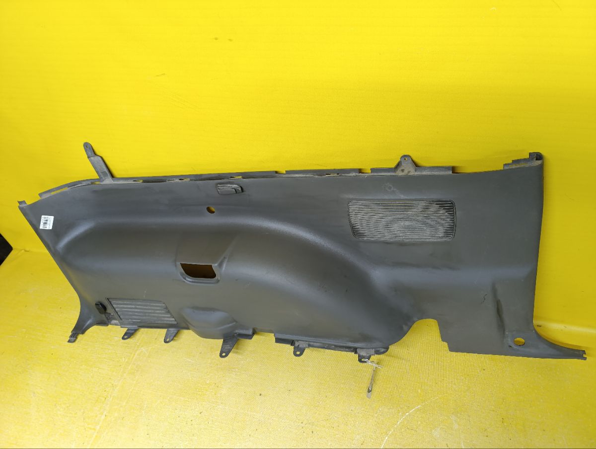 Обшивка багажника на Mitsubishi Pajero V65W Фото 7