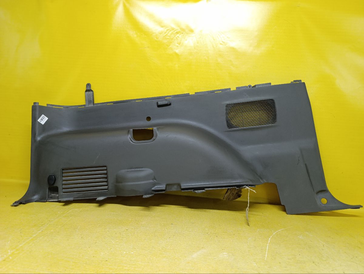 Обшивка багажника на Mitsubishi Pajero V65W Фото 8