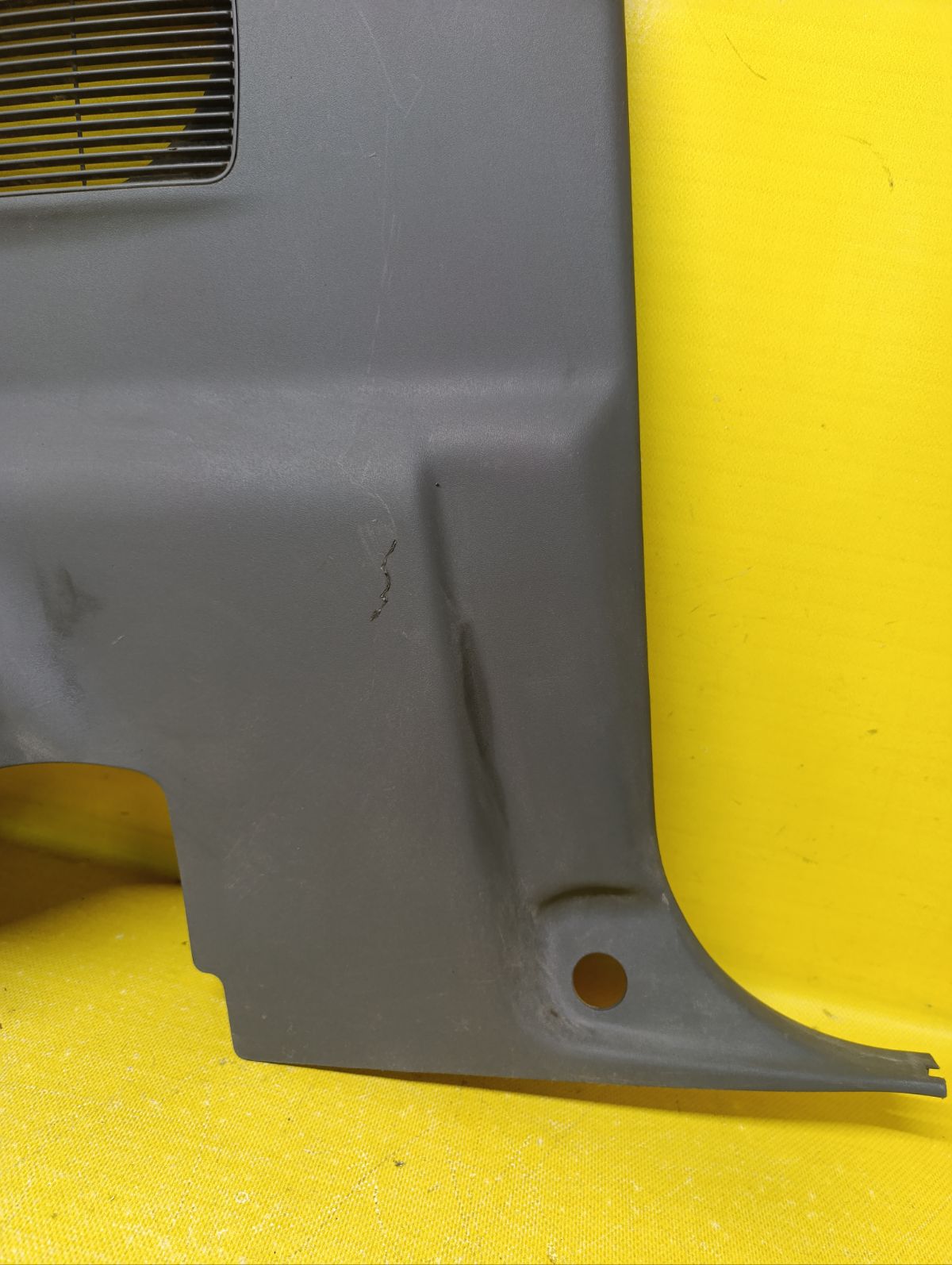 Обшивка багажника на Mitsubishi Pajero V65W Фото 10