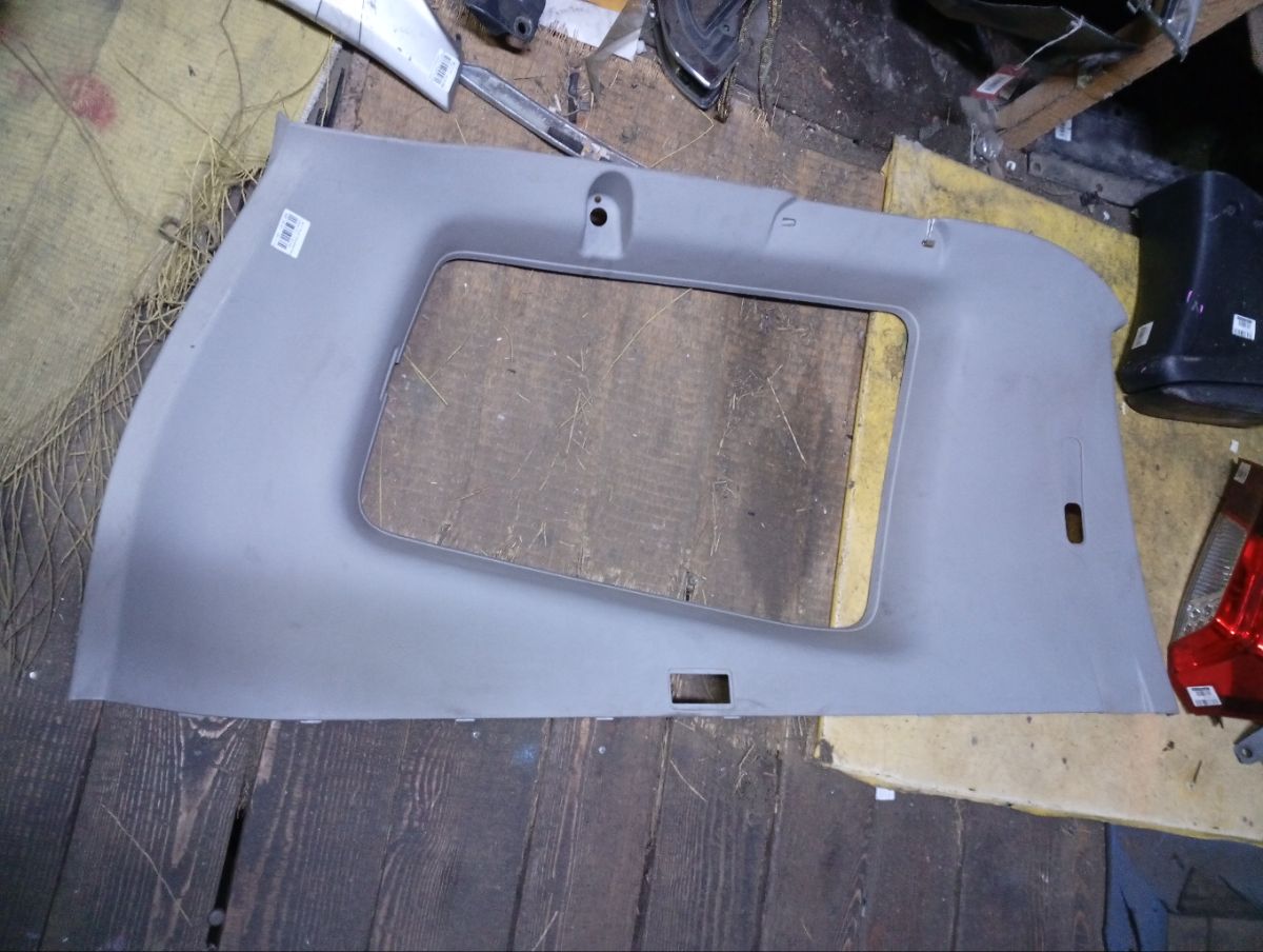 Обшивка багажника на Mitsubishi Pajero V65W Фото 11