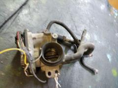 Дроссельная заслонка 22030-23010 на Toyota Vitz SCP90 2SZ-FE Фото 5