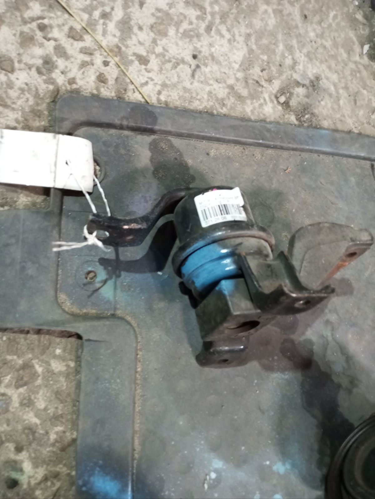 Подушка двигателя на Mitsubishi Mirage Dingo CQ2A 4G15 Фото 2