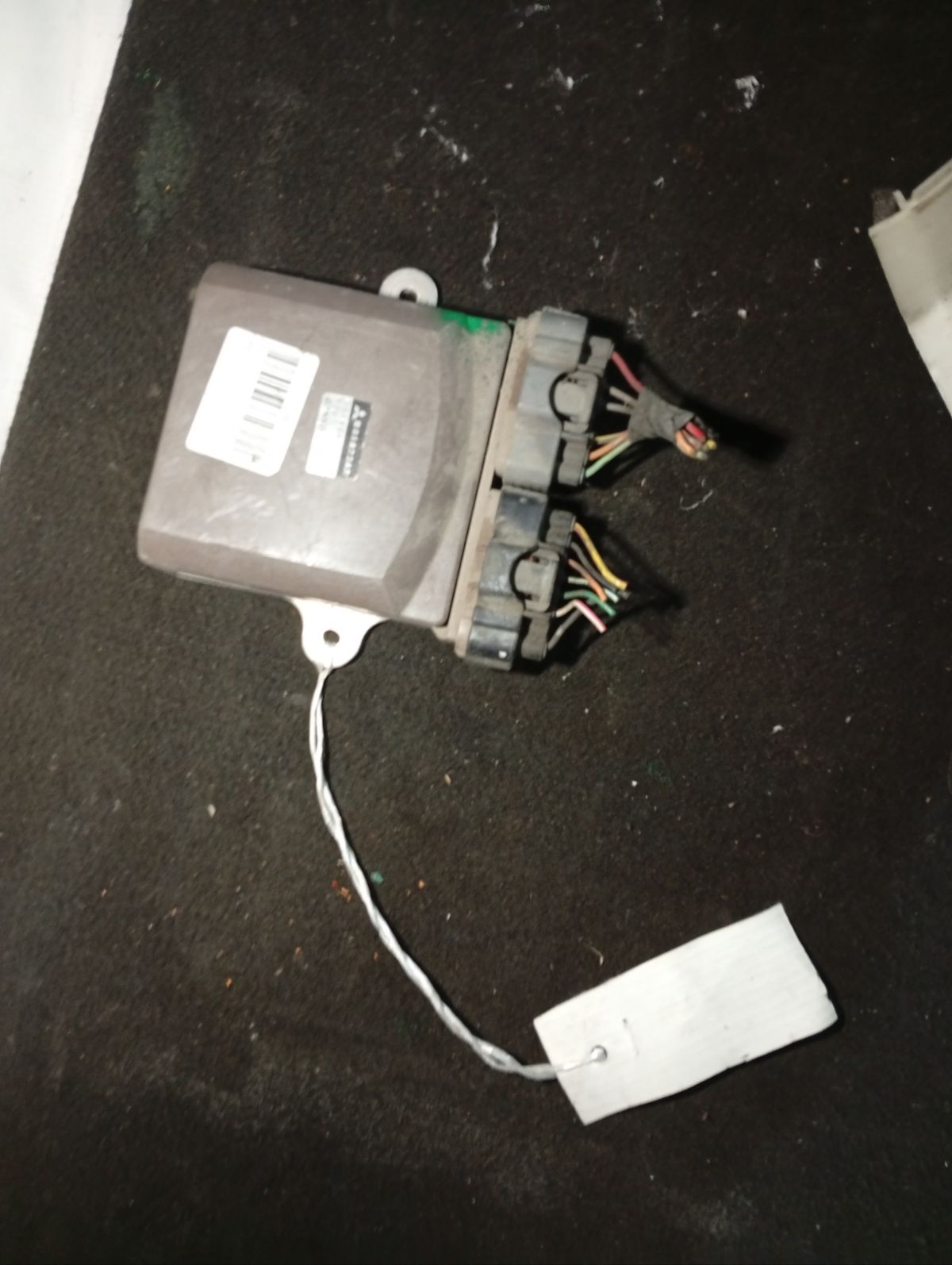 Блок управления инжекторами MR507347 на Mitsubishi Mirage Dingo CQ2A 4G15 Фото 3