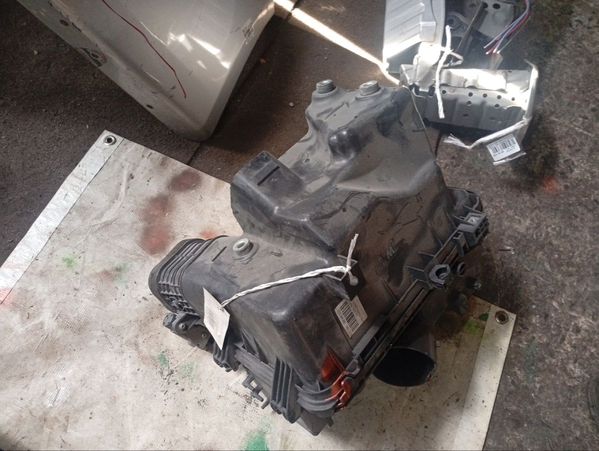 Корпус воздушного фильтра 17700-20180, 17700-20200 на Toyota Windom MCV30 1MZ-FE Фото 3