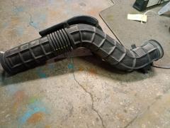 Патрубок воздушн.фильтра на Honda Stepwgn RF1 B20B Фото 2