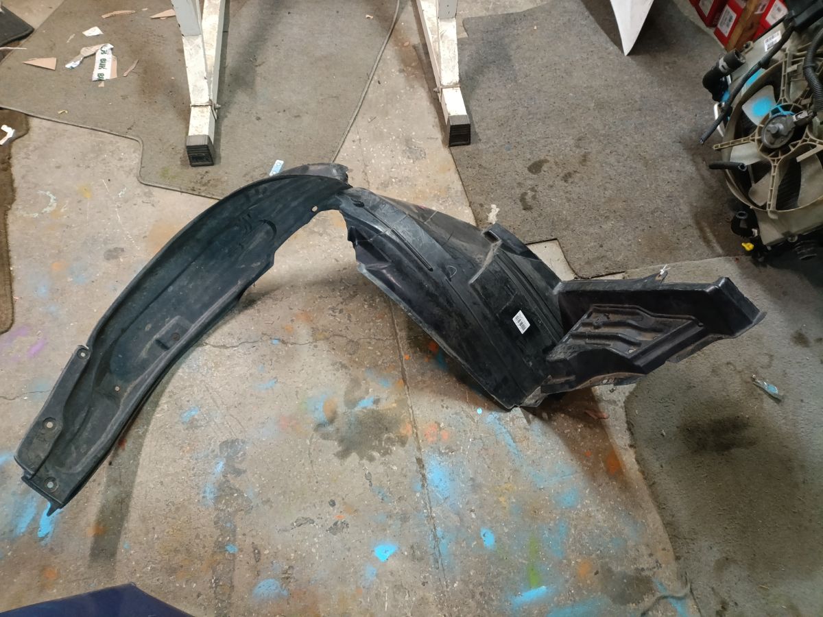 Подкрылок на Subaru Legacy Wagon BP5 EJ20 Фото 3