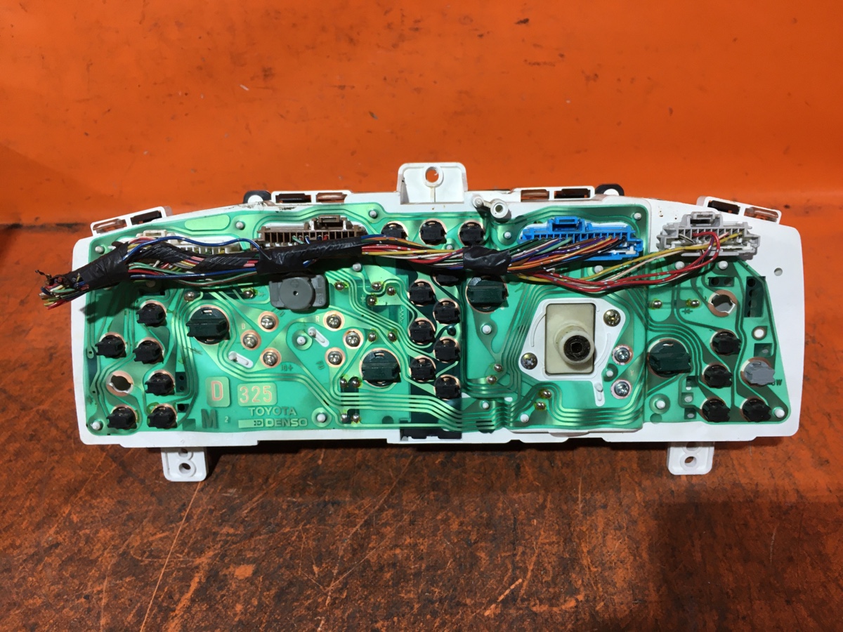 расположение блока предохранителей тойота лит айс. спидометр филдер 122. спидометр тойота эстима 2003 года. Toyota83800-05a30. Toyota passo предохранители.