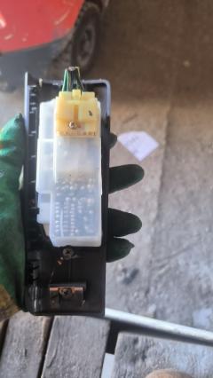 Блок упр-я стеклоподъемниками на Mitsubishi Rvr N23W Фото 4