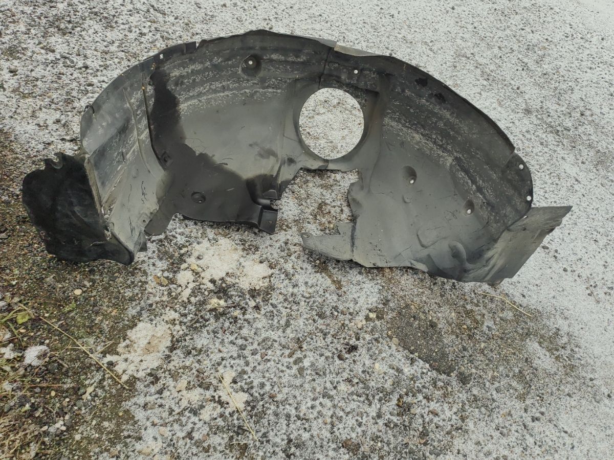 Подкрылок 2038840522, 001-80-14155, 0260439, 08732021, 143591P, 151453, 1671009, 211139B, 3032433, 3515383, 50 03 31-11, 5003FL-2, 5003FL2T, 8400-466, 915.BZ11124L, A2038840522, AS47DJ0078, BZ11023AL, GD5763L, MB113063FL, MD070016L-0L00, MD0710160-0L00, ME0273614, PBZ11027(PL)BL, PBZ11027BL, S0290, S0659, ST-MD07-016L-A2, UMH0219111 на Mercedes-Benz C-Class Station Wagon S203 271.948 Фото 6